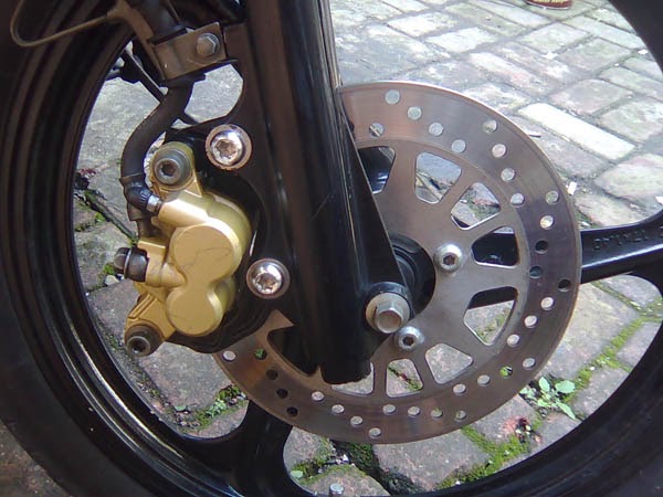 RHYU BLOG: Mengganti Minyak Rem Pada Sepeda Motor