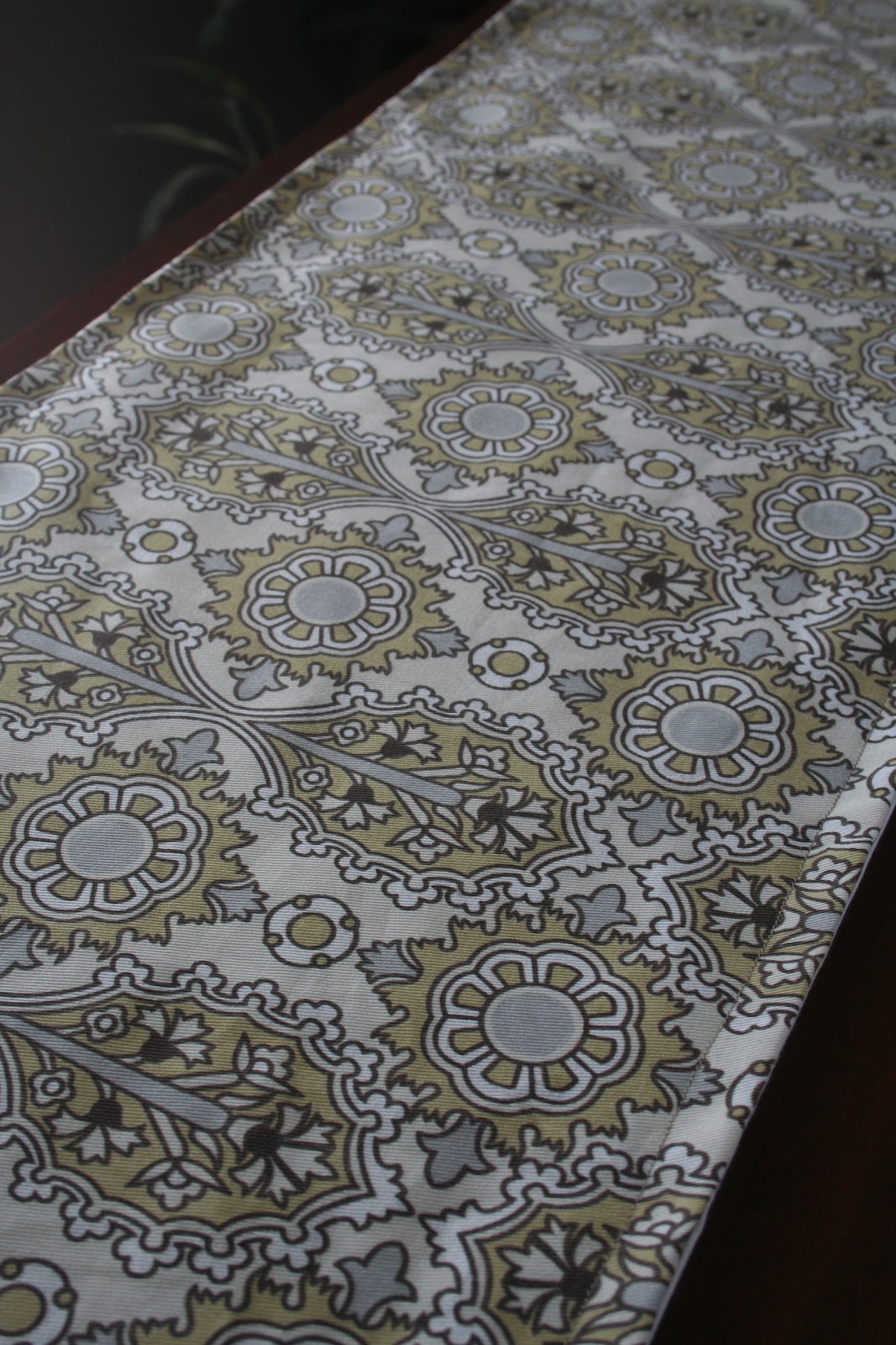 Pretty Parsonage Entryway Table Runner