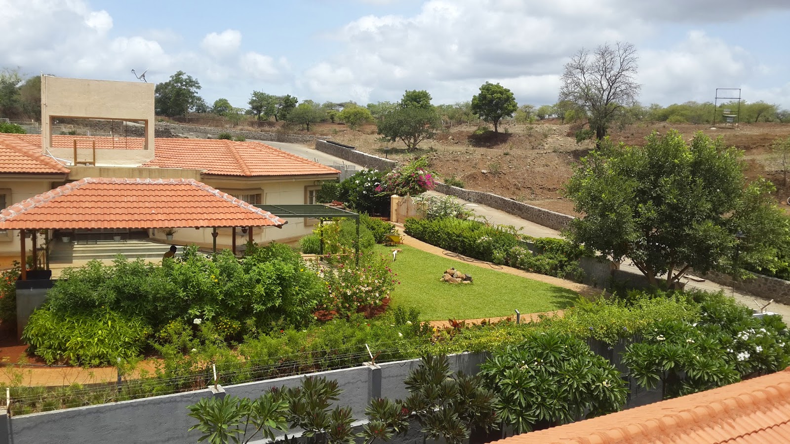 LAVISH GARDENS