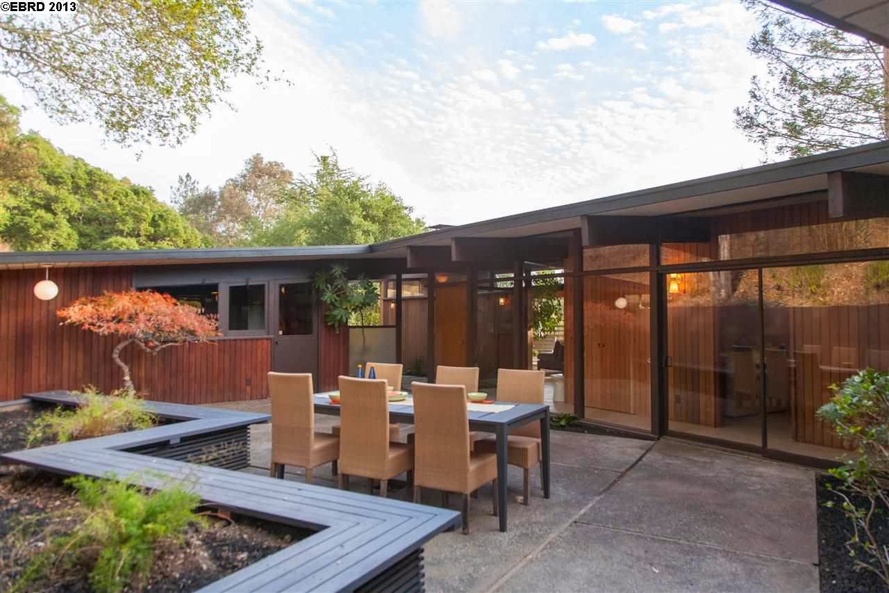 Mid2Mod 1956 Roger Lee home for sale