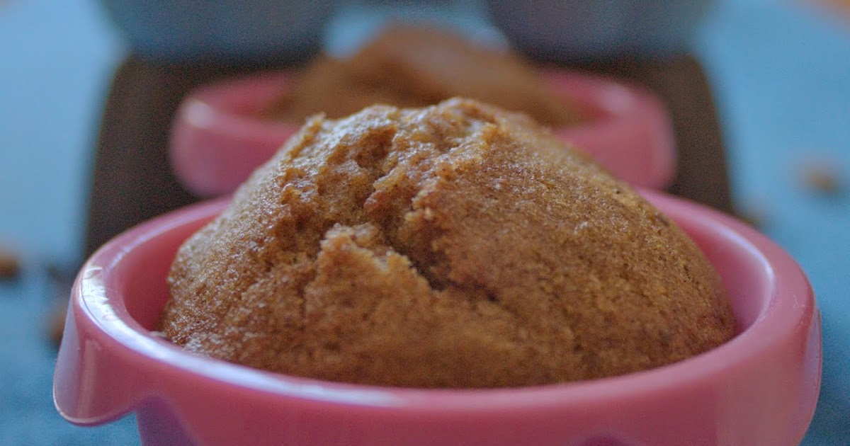 Date And Almonds Muffins