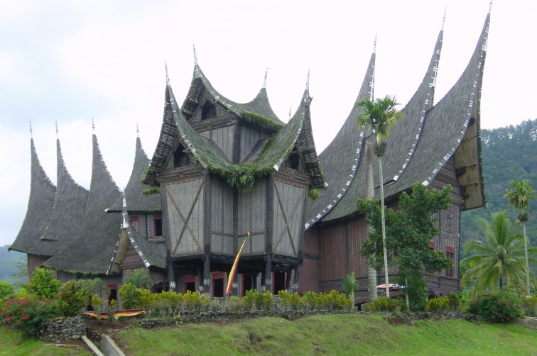 Gambar Rumah Gadang Minangkabau
