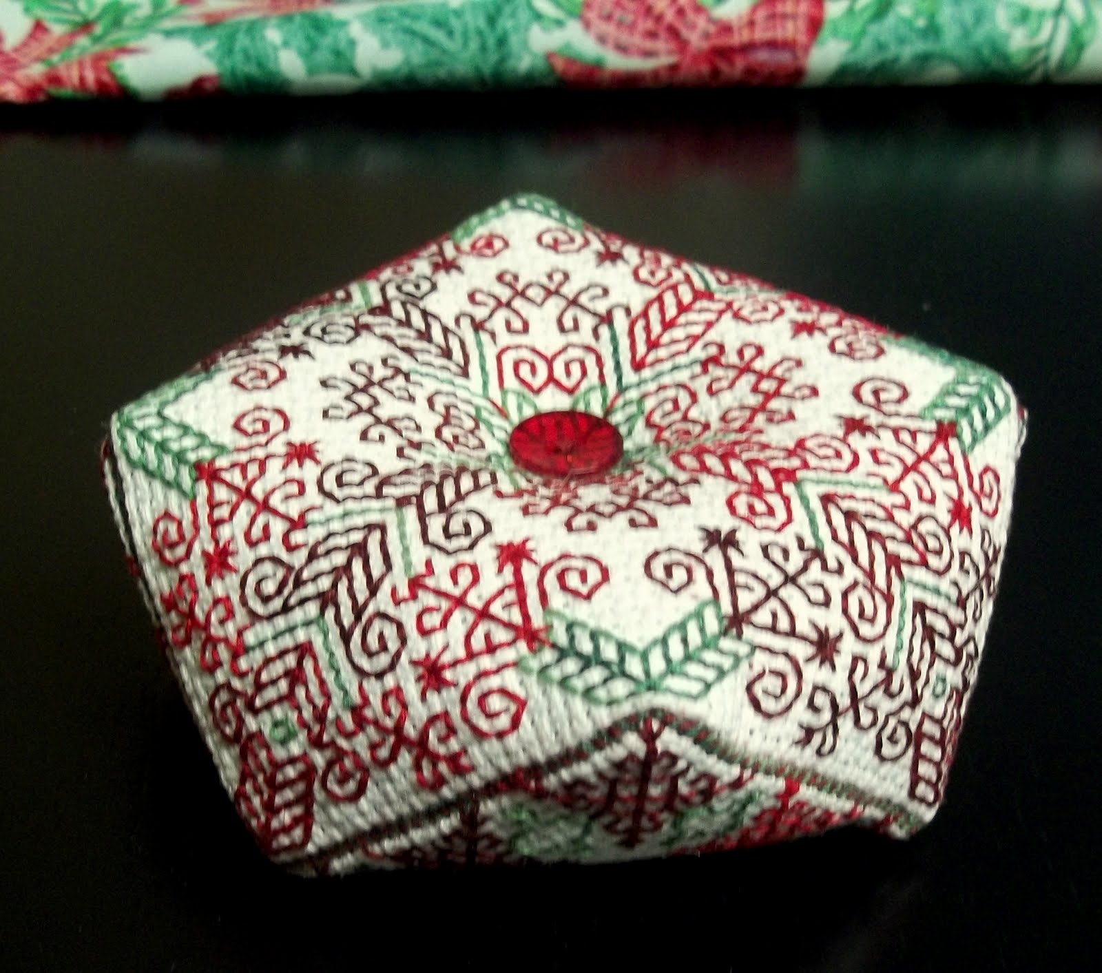 Caffeine Moments... Christmas Biscornu