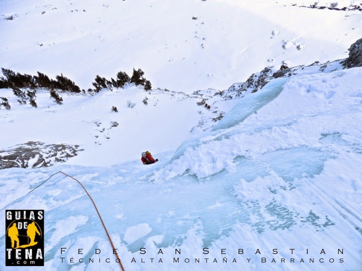escalada en hielo pirineos