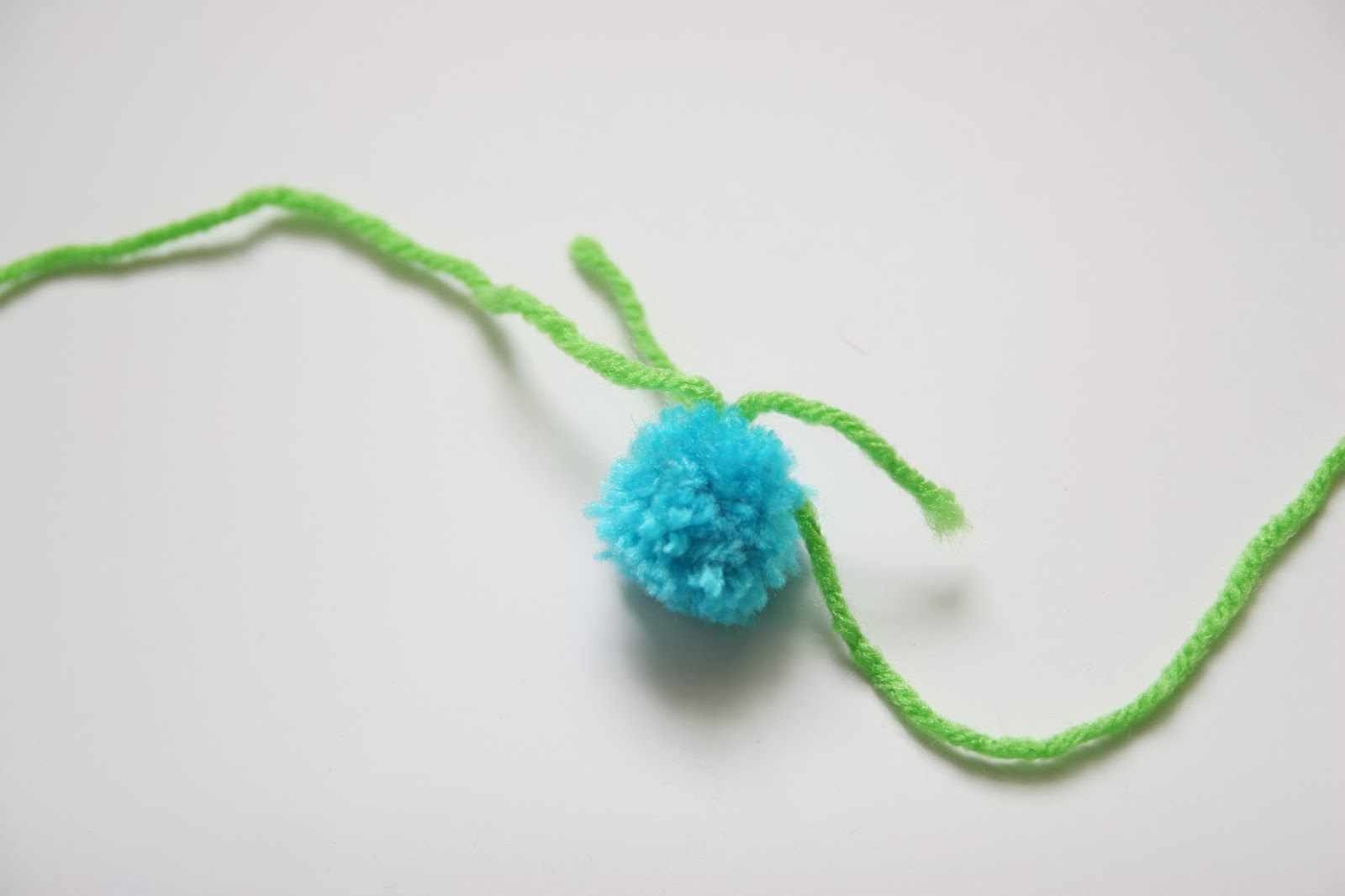 TUTORIAL DIY Pom Pom Garland Homemade Ginger