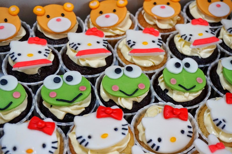 hello kitty and friends cupcakes