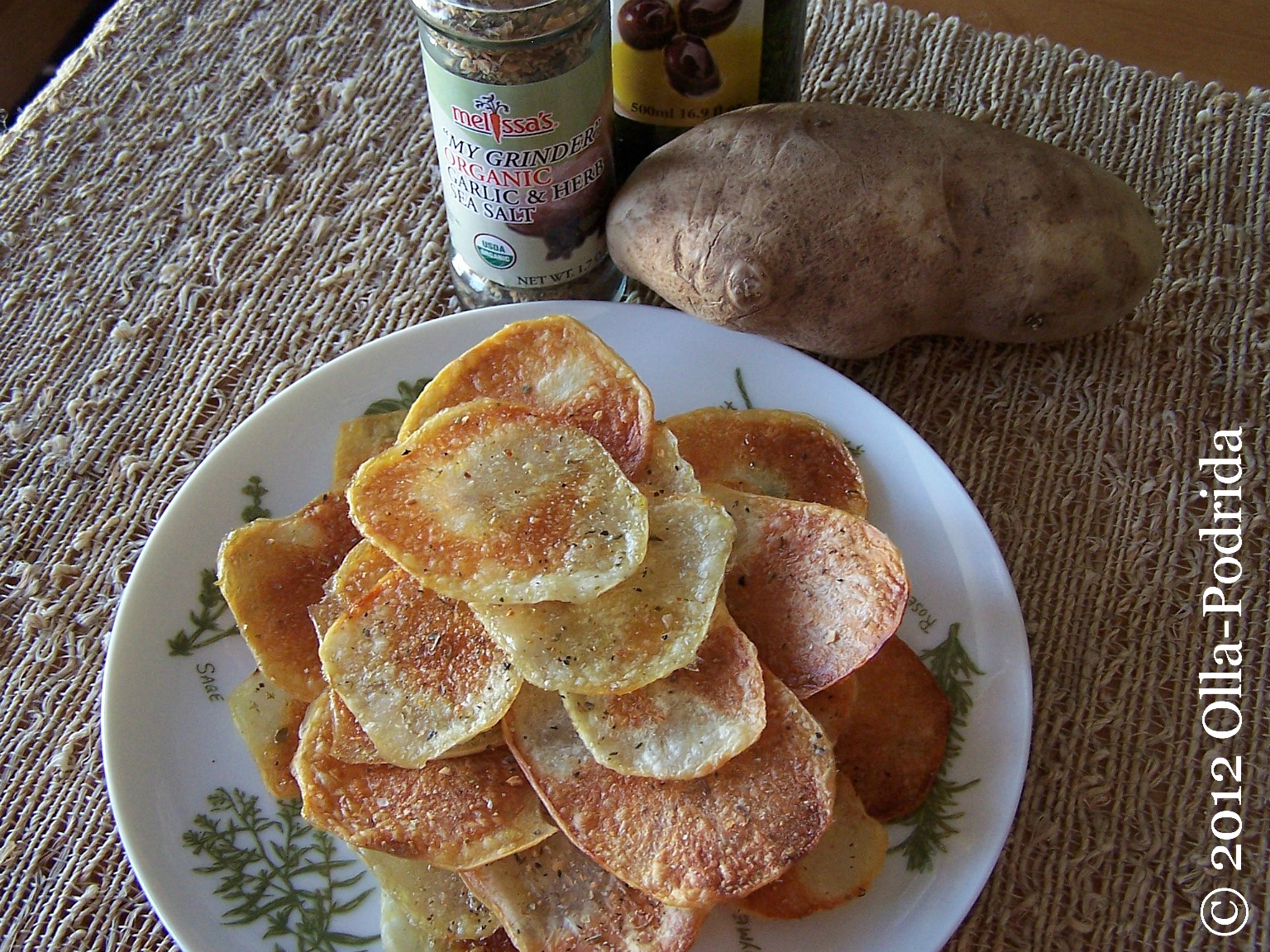 OllaPodrida Homemade Potato Chips with Garlic & Herbs