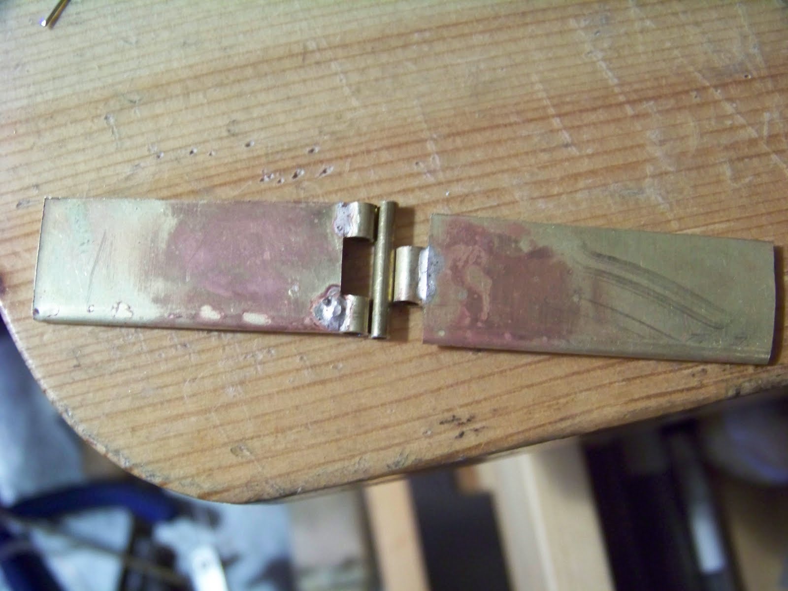 Daniel Icaza Artist & Metalsmith Sixth Entry How to Fabricate a Hinge