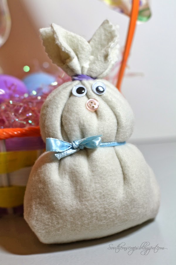 Quick and easy fleece Easter bunny