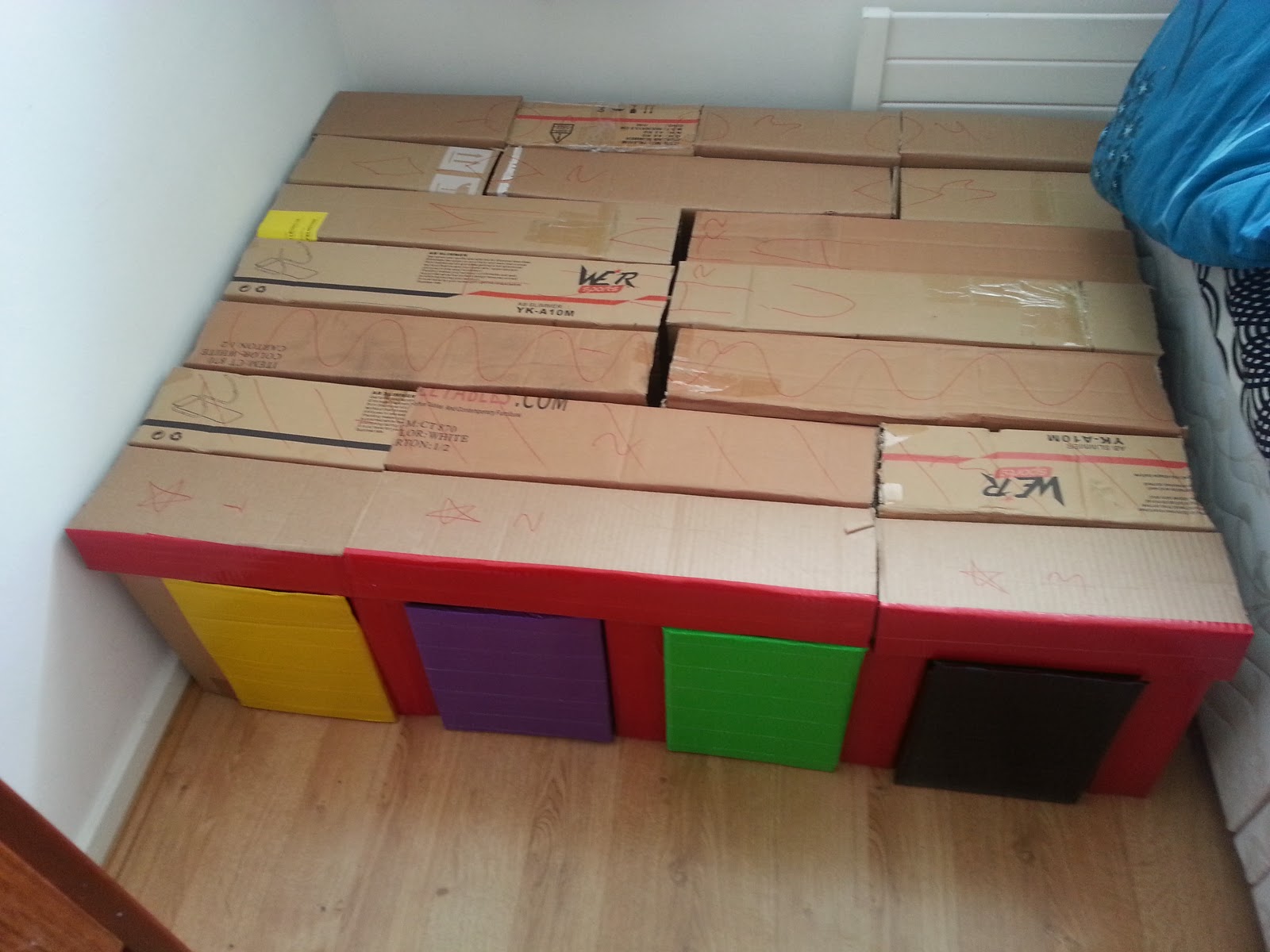 Artadium: DIY cheap Cardboard bed