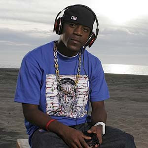 Iyaz ft. Sean Kingston - Even More Lyrics | Letras | Lirik | Tekst | Text | Testo | Paroles - Source: mp3junkyard.blogspot.com