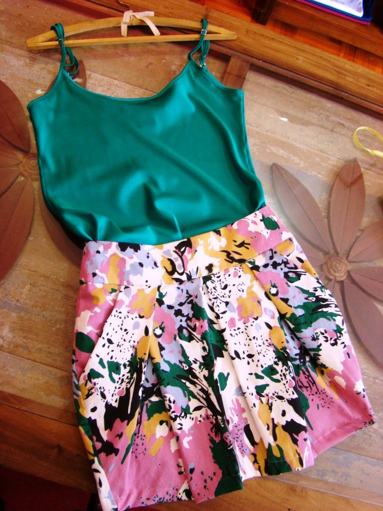 saia de cetim estampada