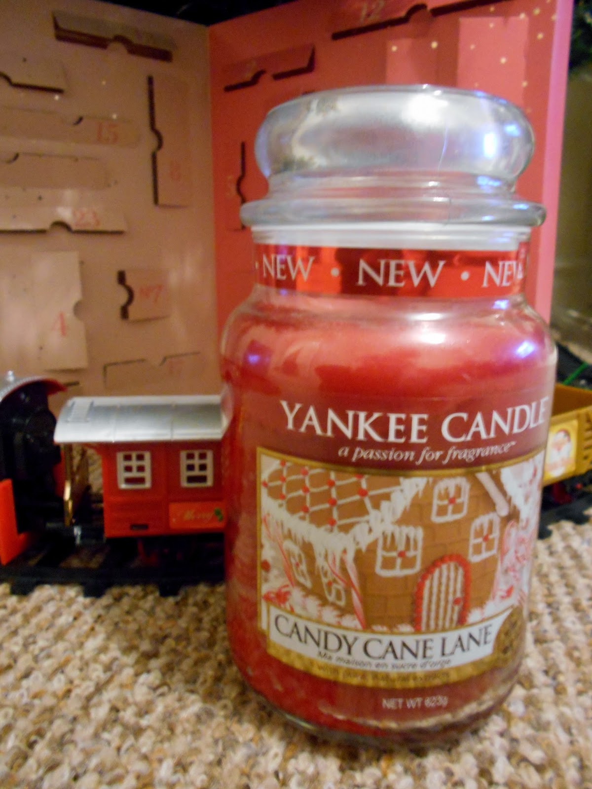 Bella's Beauty Blog Yankee Candle Candy Cane Lane Review