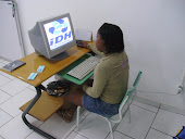 ALUNA FERNANDA PEREIRA NO PC.