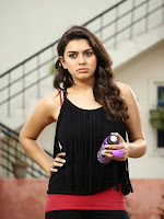 Hansika Motwani glamorous photos-cover-photo