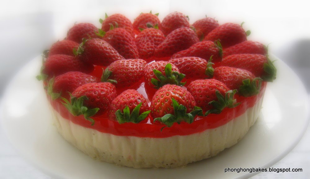 Phong Hong Bakes and Cooks! Yogurt Jelly Strawberry Cheesecake