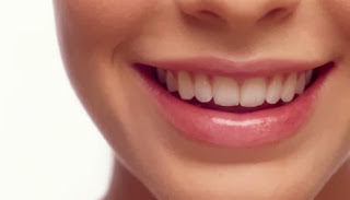 Tips Cara Memutihkan Gigi Secara Sehat dan Alami