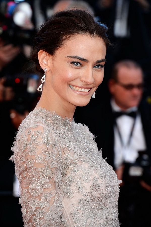 SAADET IŞIL AKSOY ve CANSU DERE �nin CANNES FESTİVALİ KIRMIZI HALI KARNESİ