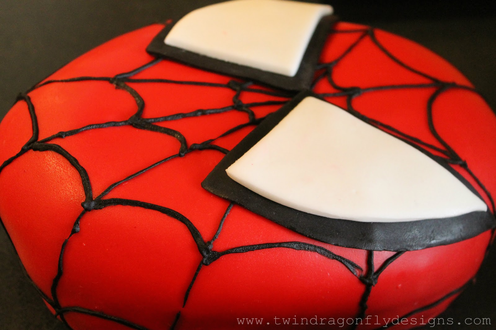 Spiderman+and+Ironman+Cakes+(7).JPG