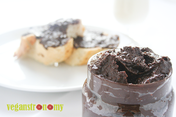 veganstronomy ev yapimi seker ilavesiz nutella