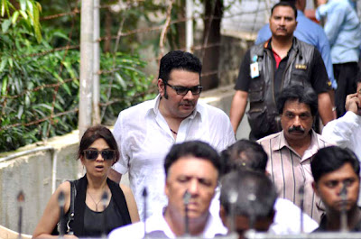Bollywood & Television Celebs grace the Dara Singh's funeral images