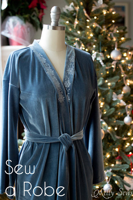 Free 1940's style Easy Robe / Dressing Gown Tutorial from Melly Sews