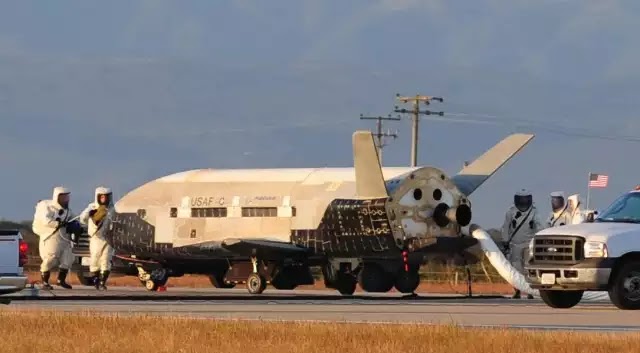 Το X-37B διαστημικό λεωφορείο επιστρέφει στη Γη μετά από 678 ημέρες σε μυστική στο διάστημα! Το X-37B διαστημικό λεωφορείο επιστρέφει στη Γη μετά από 678 ημέρες σε μυστική στο διάστημα!