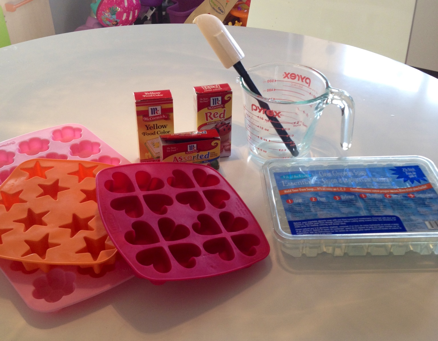 DIY Bath Crayons Outnumbered 3 to 1