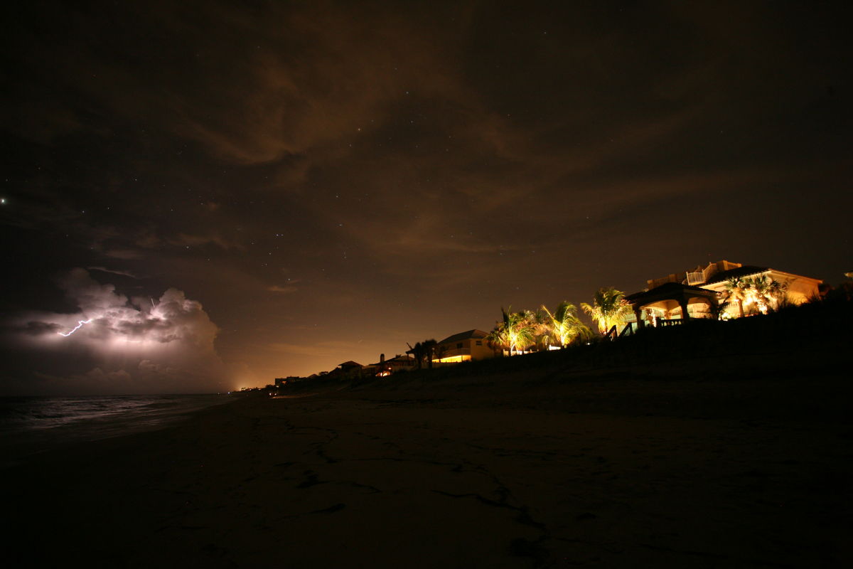 Photos Light Pollution Shines in 'The City Dark' 1001Best Wallpapers