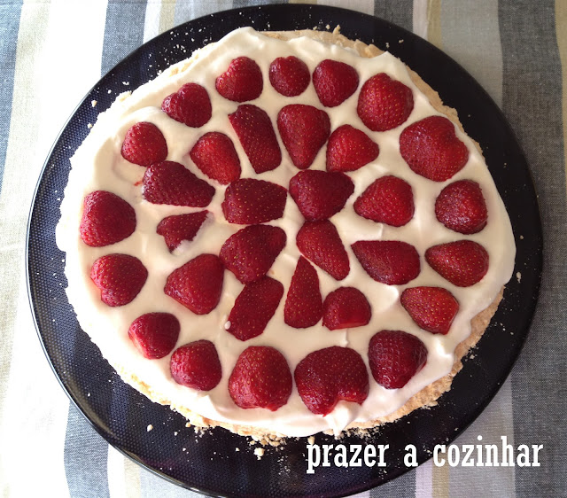 prazer a cozinhar - merengue de morangos prazer a cozinhar - merengue de morangos