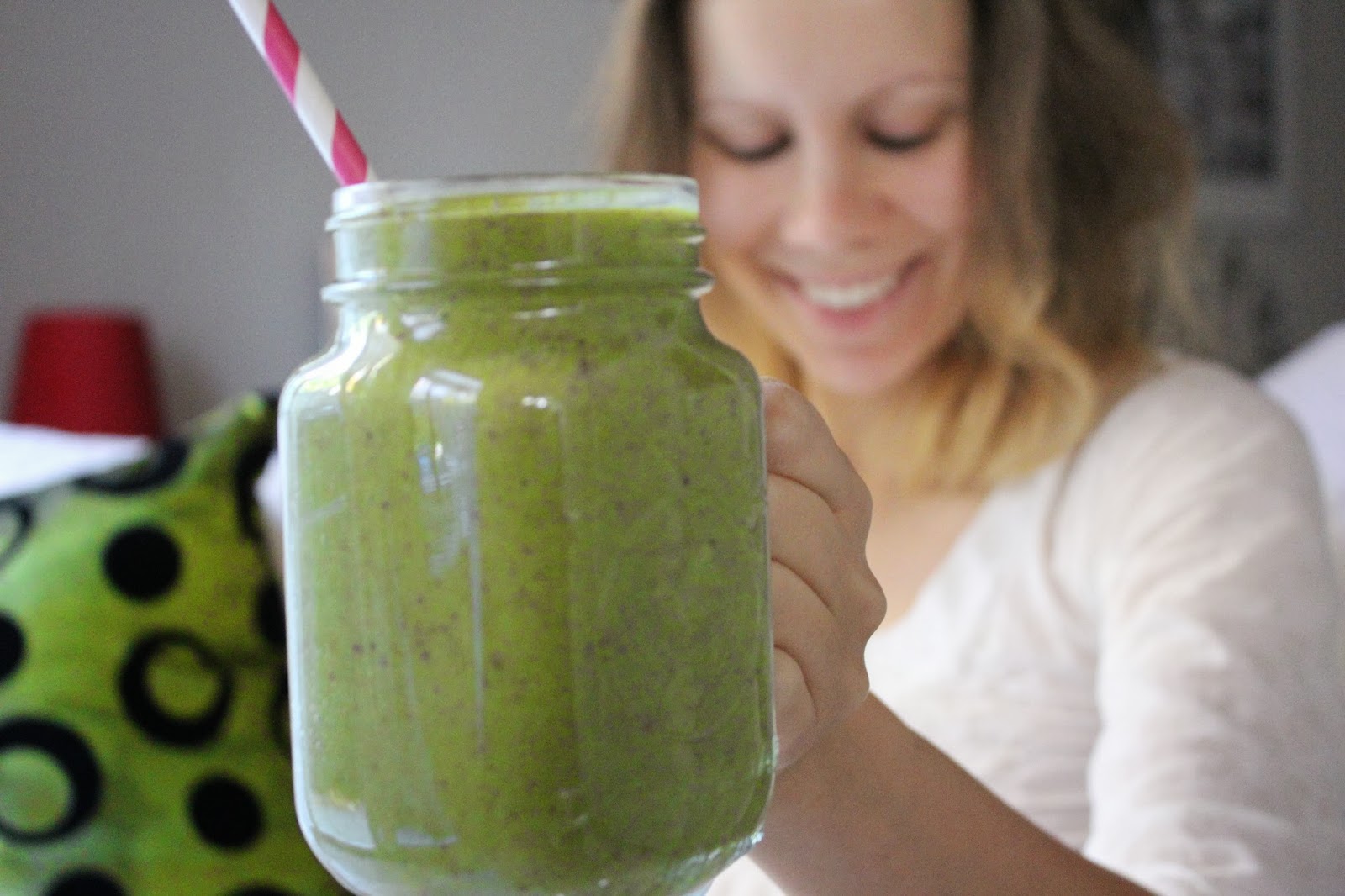 MY BASIC GREEN SMOOTHIE RECIPE • Kat Loves Kale