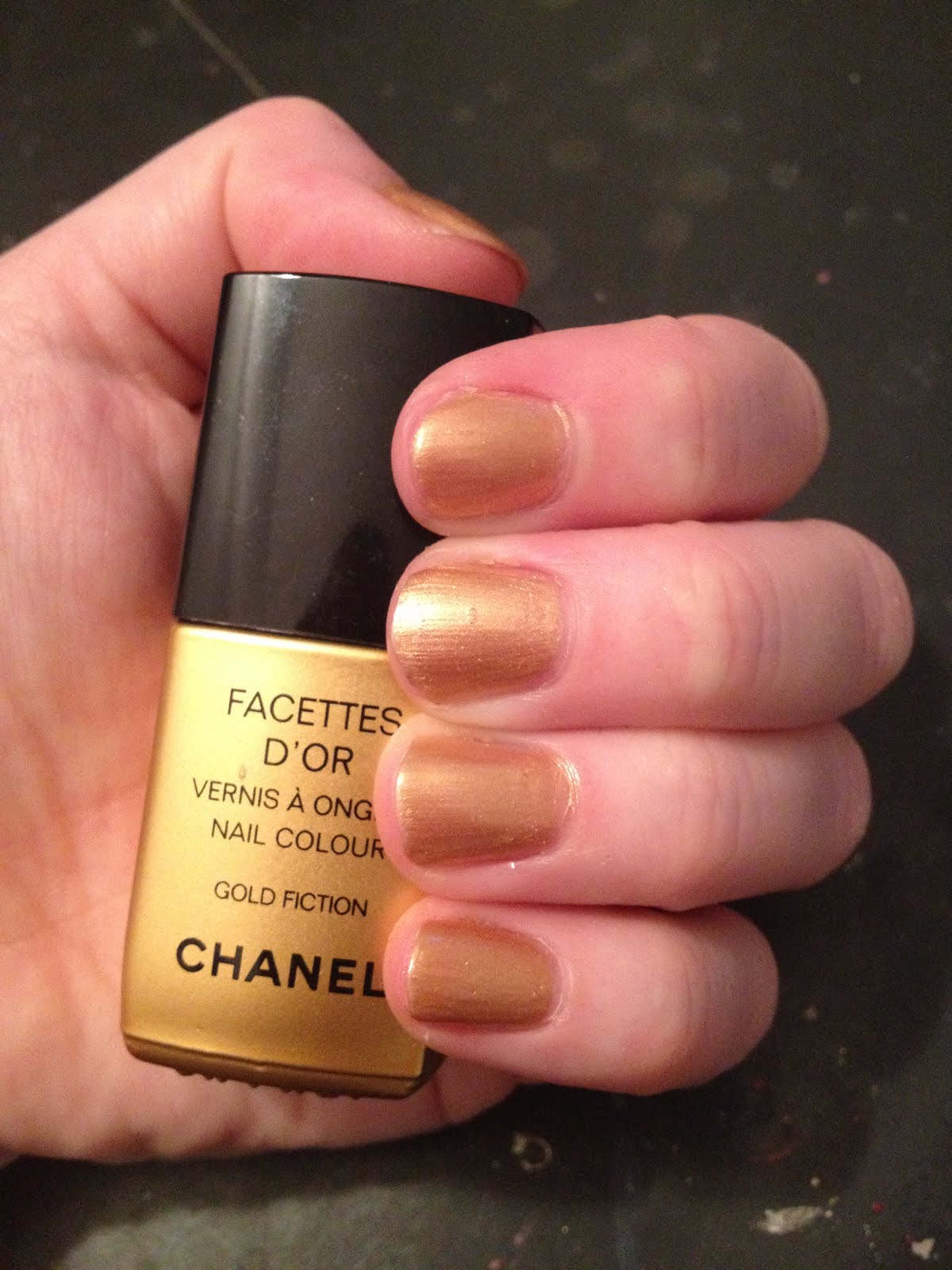 Got my eyes on // CHANEL Le Vernis Nail polish