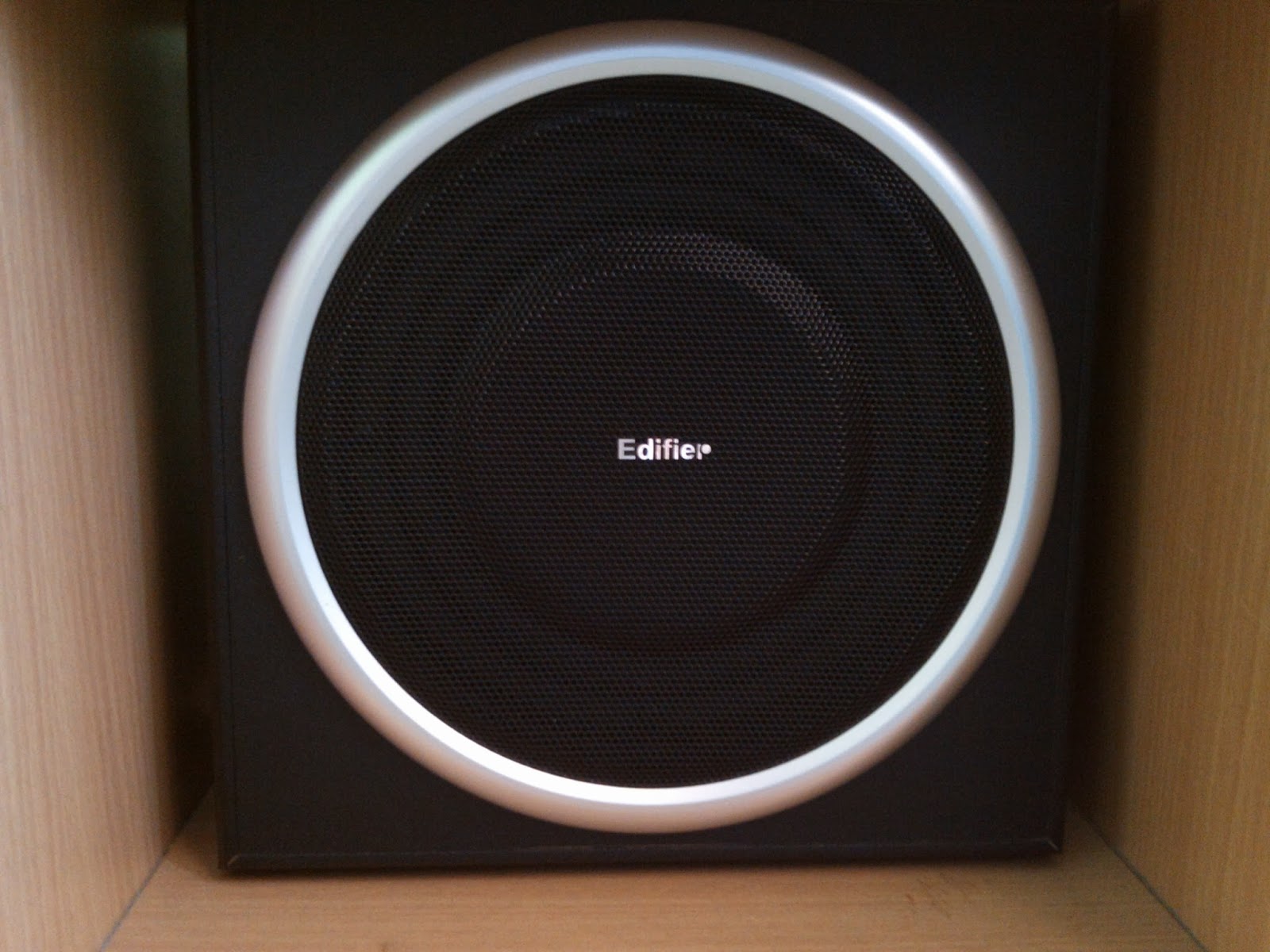 edifier hcs2330 price