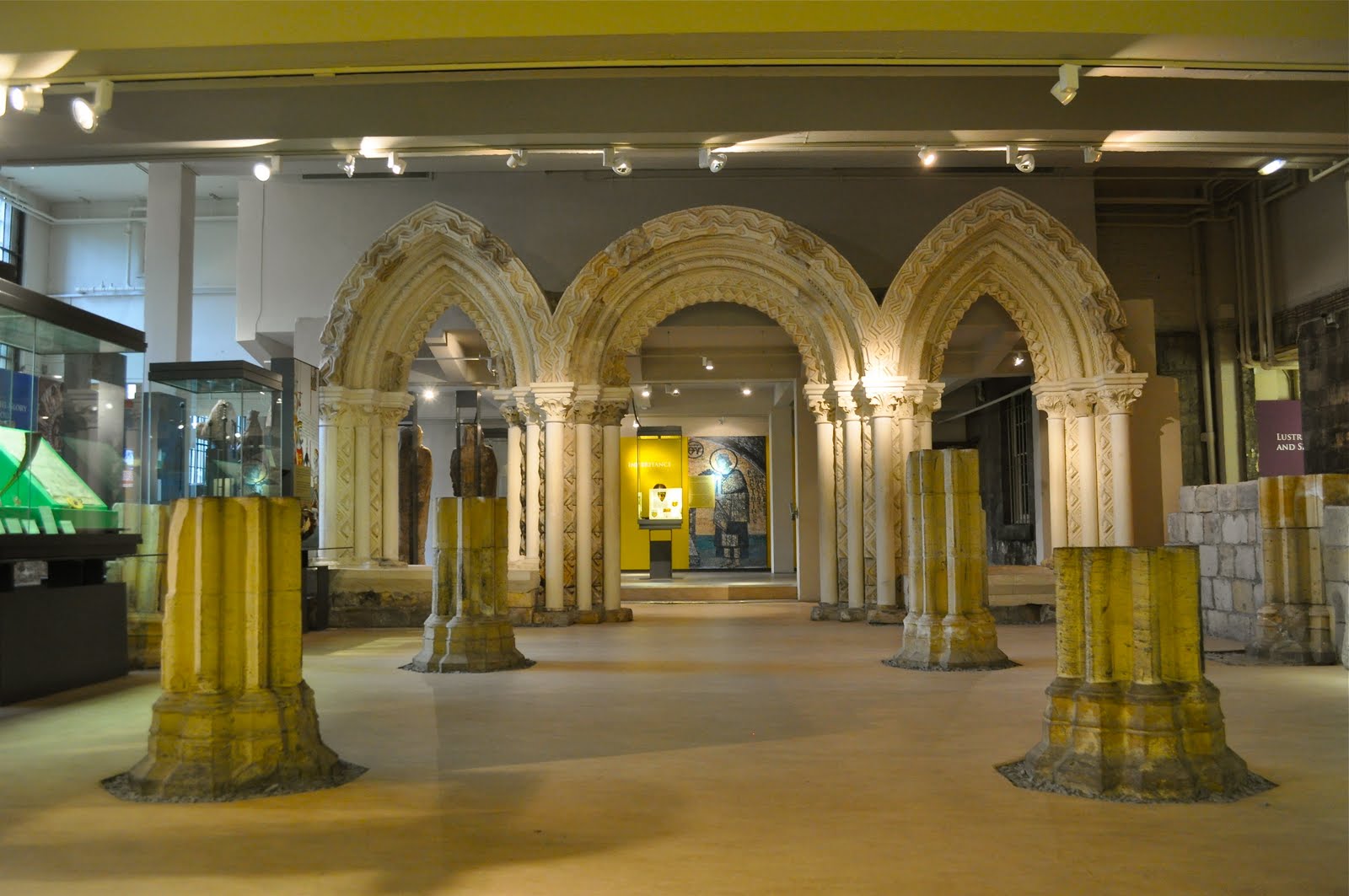 J_on_tour York The Yorkshire Museum and a bonus