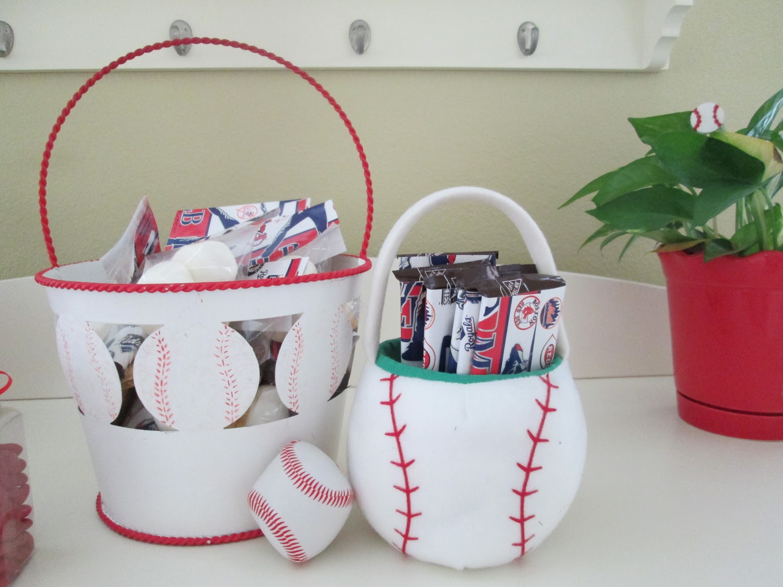 roommom27 Baseball Decorations for Opening Day