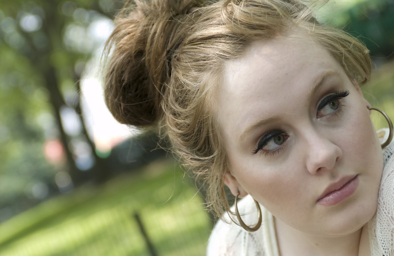 http://2.bp.blogspot.com/-PEr4WBKNSdU/UEiYzGO3HBI/AAAAAAAACGI/grtHIrSEWGo/s1600/adele%2Bwallpapers%2Bhd%2B9.jpg