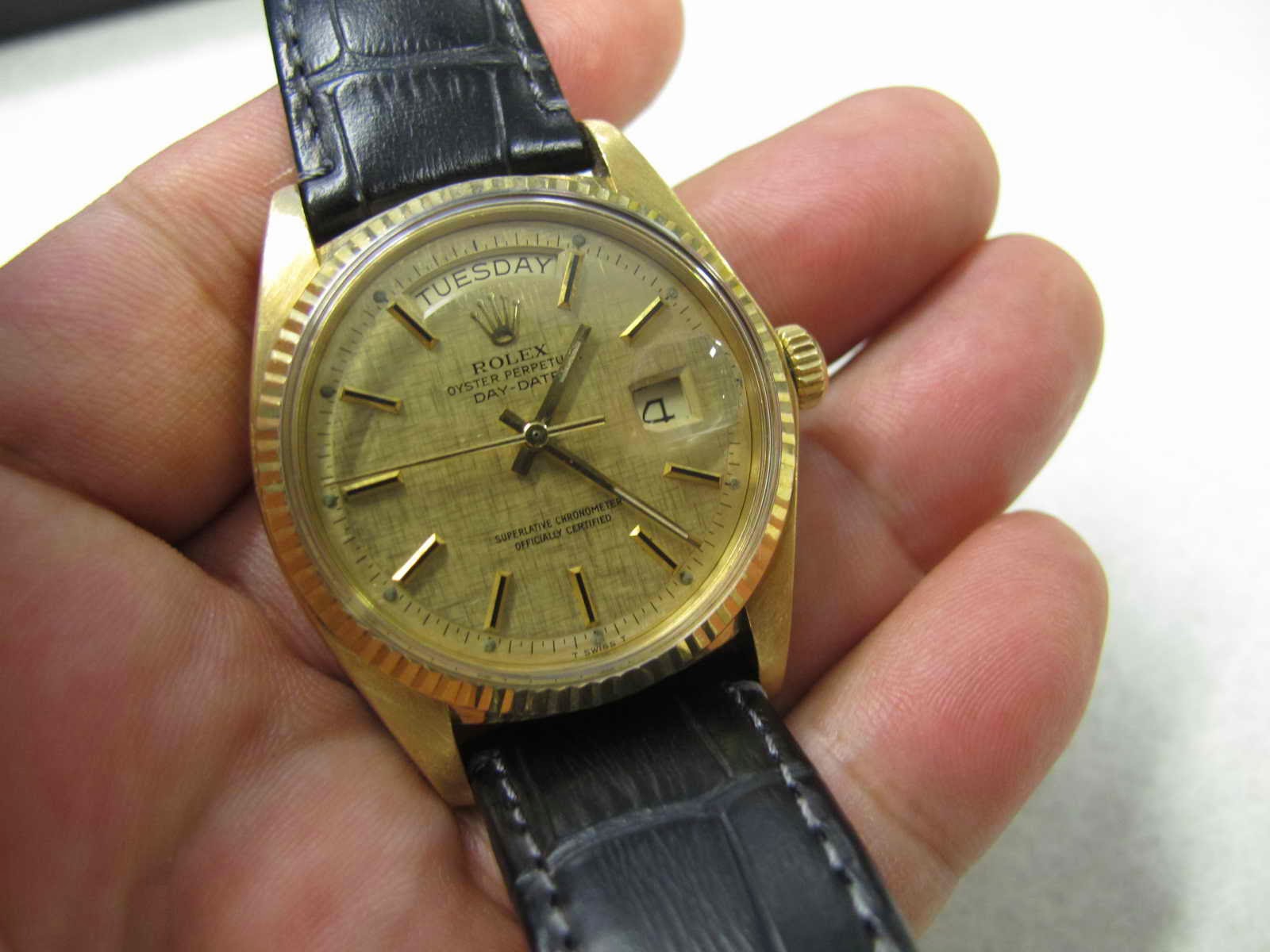 Maximuswatches Jual Beli Jam Tangan Second Baru Original Koleksi Jam Tebal case 13 mm dan lebar lug 19 20 mm Kondisi ROLEX 1803 President ini SUPERB Cocok untuk Anda yang sedang mencari jam tangan ALL GOLD