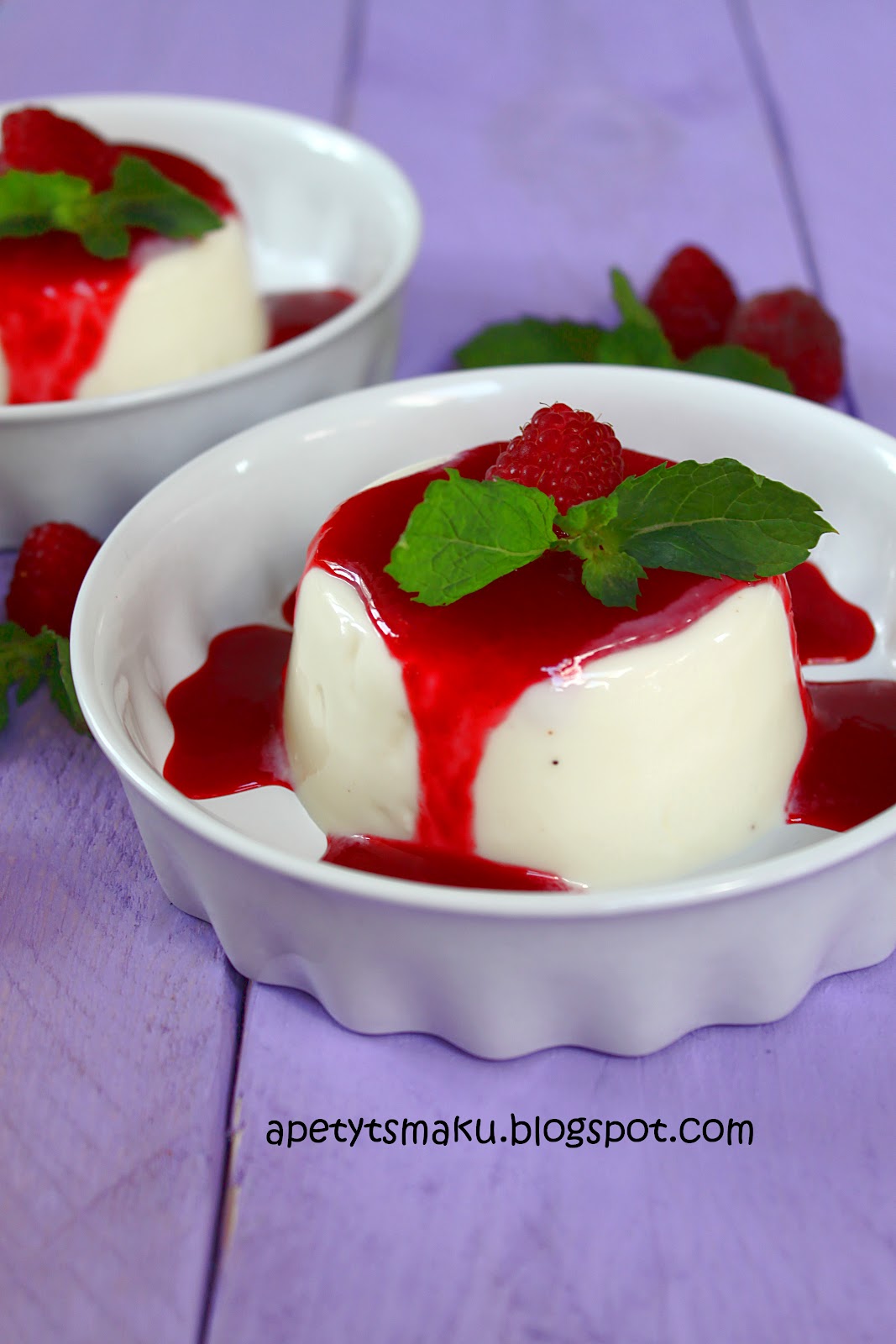 Apetyt Smaku! Panna Cotta z Sosem Malinowym