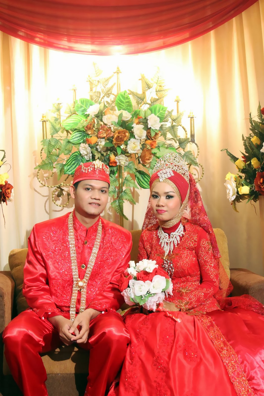 Rias Pengantin Jilbab Modern Dina dan Yusuf 27 Oktober 2013 rias pengantin jilbab modern dina dan