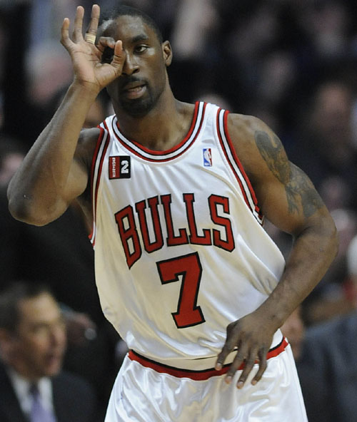 ben-gordon-circle-eye-upiphotos922957-nba-lakers-bulls.jpg