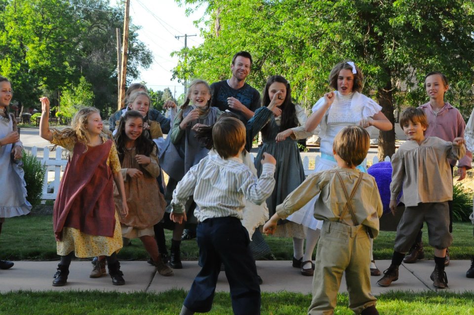 Cranberry Fries Christmas Oranges (Review) & Interview w/ Actors!