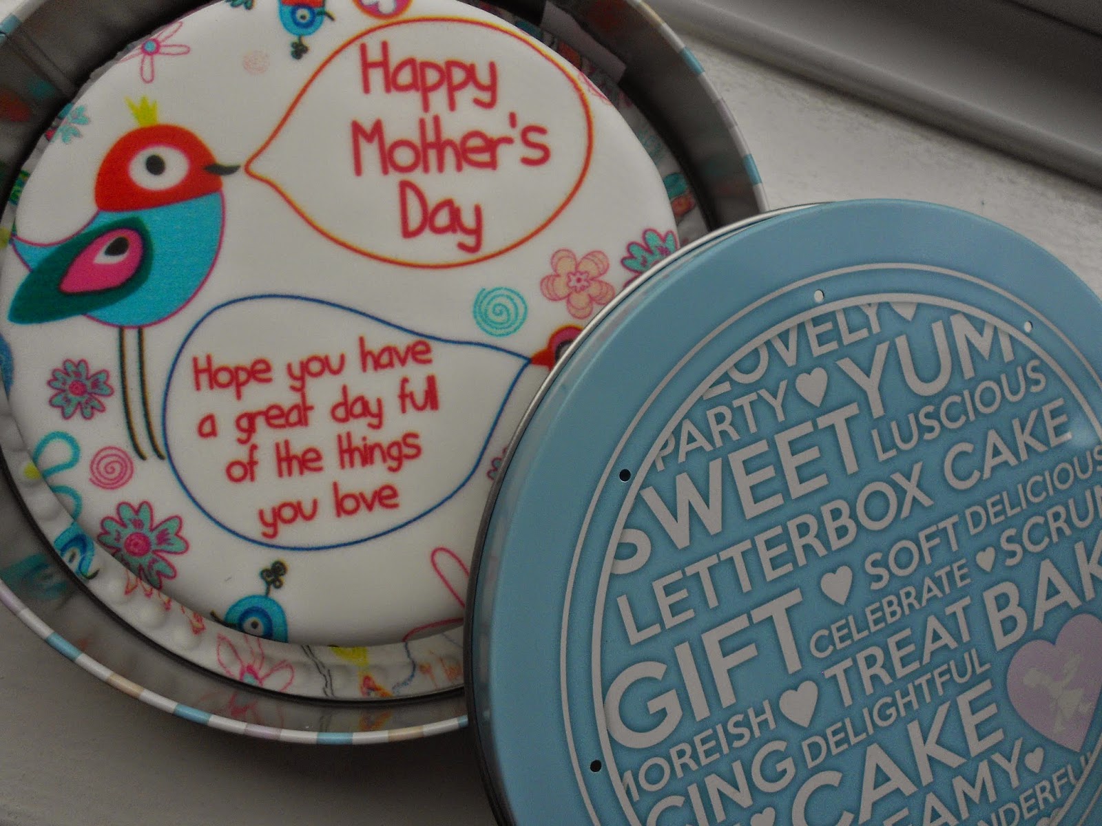 Coleoftheball Lifestyle ¦ Baker days letterbox cakes