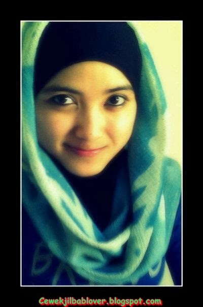 Mahasiswi+berjilbab+%289%29 Foto Mahasiswi UNY Berhijab Cantik Bening
