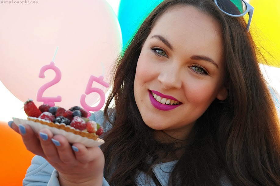 Buon Compleanno A Me Il Mio Primo Quarto Di Secolo Iris Tinunin Content Creator Consulente Di Immagine