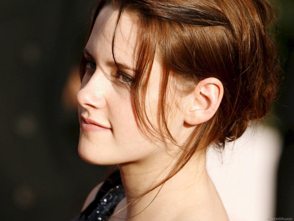 http://2.bp.blogspot.com/-PKmhJ-628r8/T4UKCWBM3DI/AAAAAAAAPyg/eyowBLzoGsw/s1600/Kristen_Stewart_Wallpaper+(18).jpg