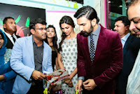 Deepika and Ranveer Promotes Ram-Leela at Juice World, Dubai