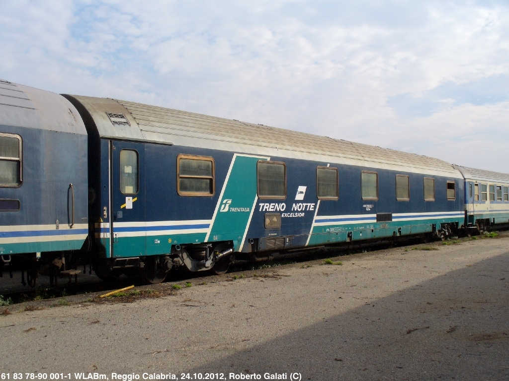 Ferrovie In Calabria Treni Notte Un Po Di Luce Su Carrozze E