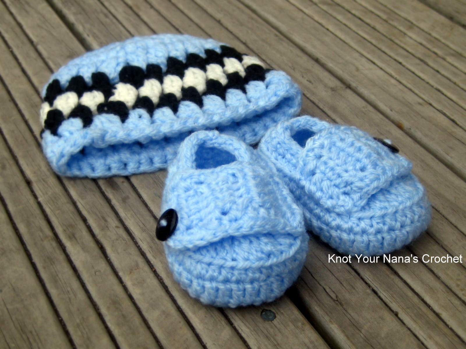 Knot Your Nanas Crochet: Crochet hat and booties set