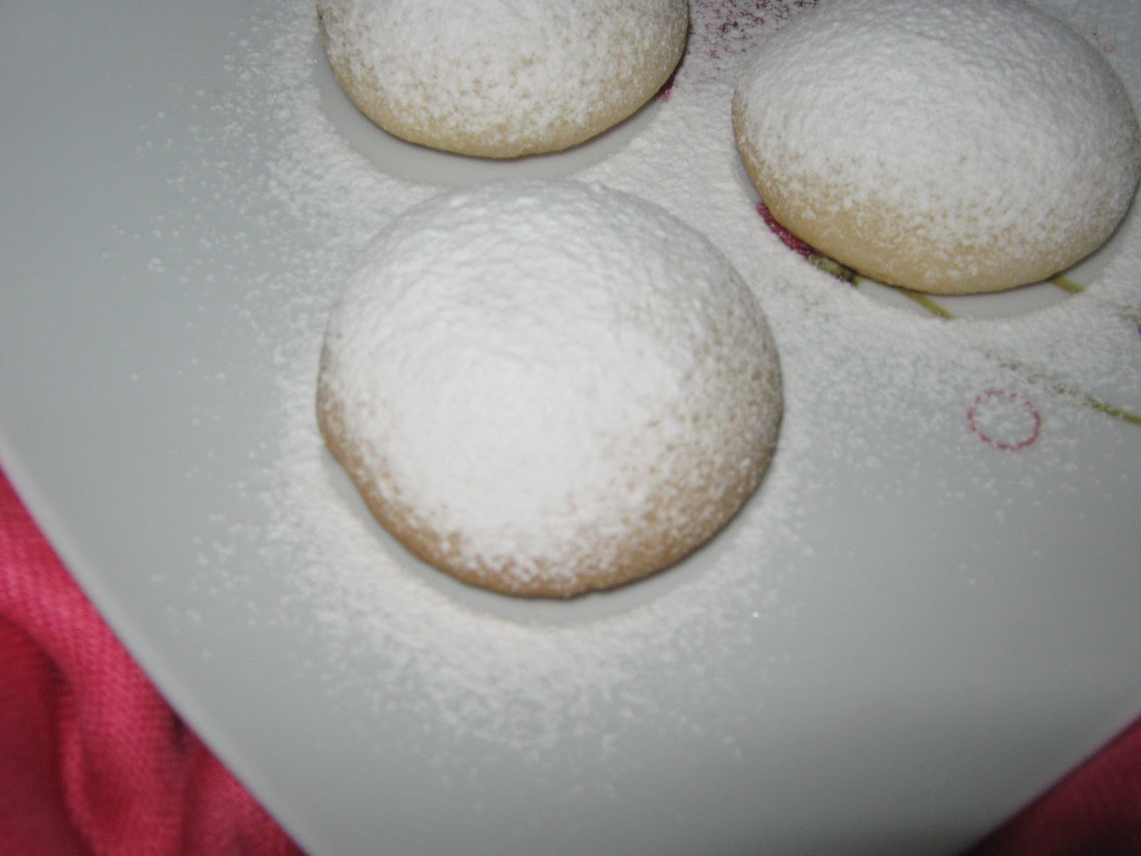 Pembe Kartanesi Krem Şantili Kurabiye