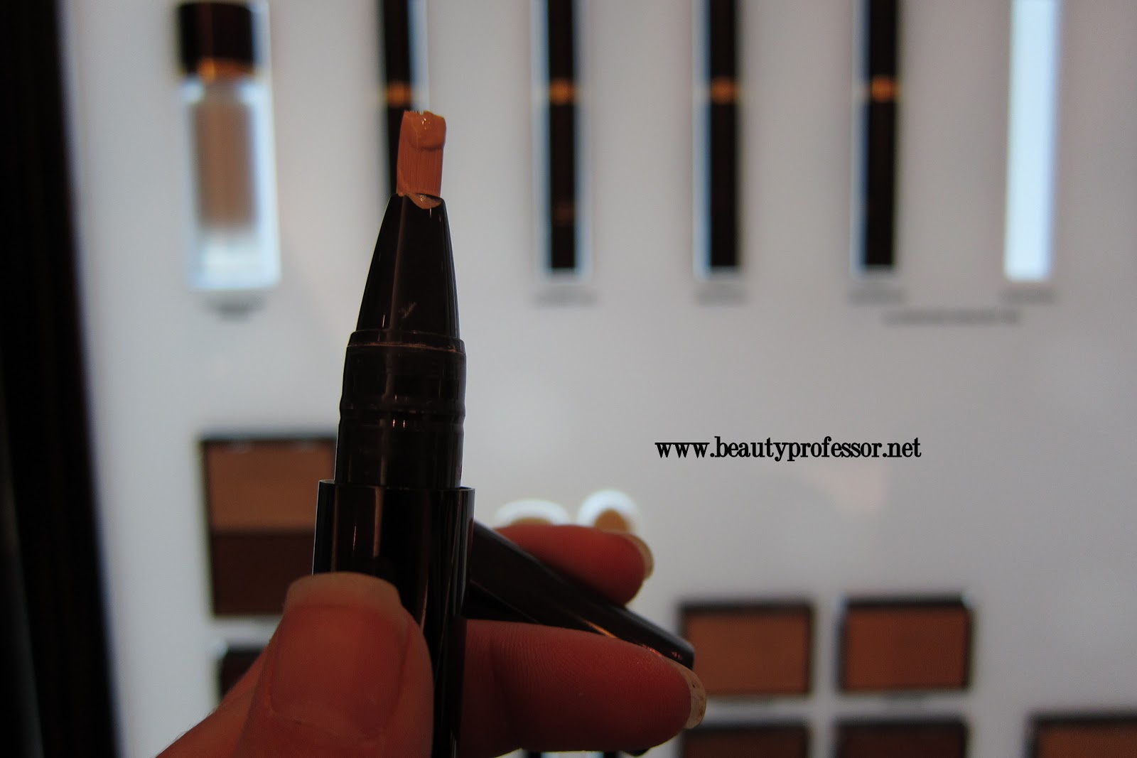 The Non-Blonde: Edward Bess & Chanel Natural Lip Definers